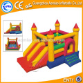 Atraente outdoor / indoor inflável jogo inflável bouncy castelo com água slide